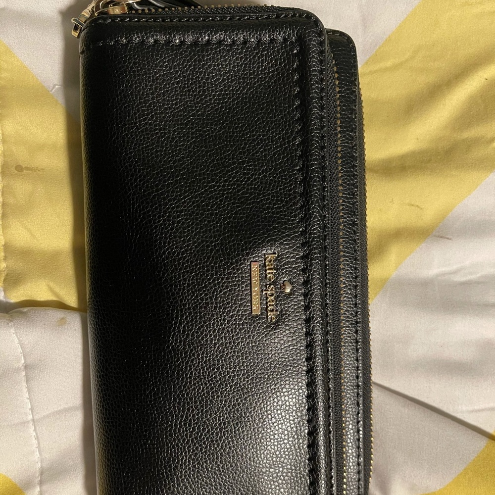 🚨SOLD 🚨 Kate Spade New York Black Leather Wallet